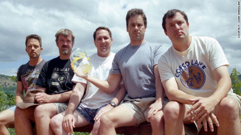 Los amigos han sido fotografiados cada 5 años desde 1982 Los amigos han sido fotografiados cada 5 años desde 1982