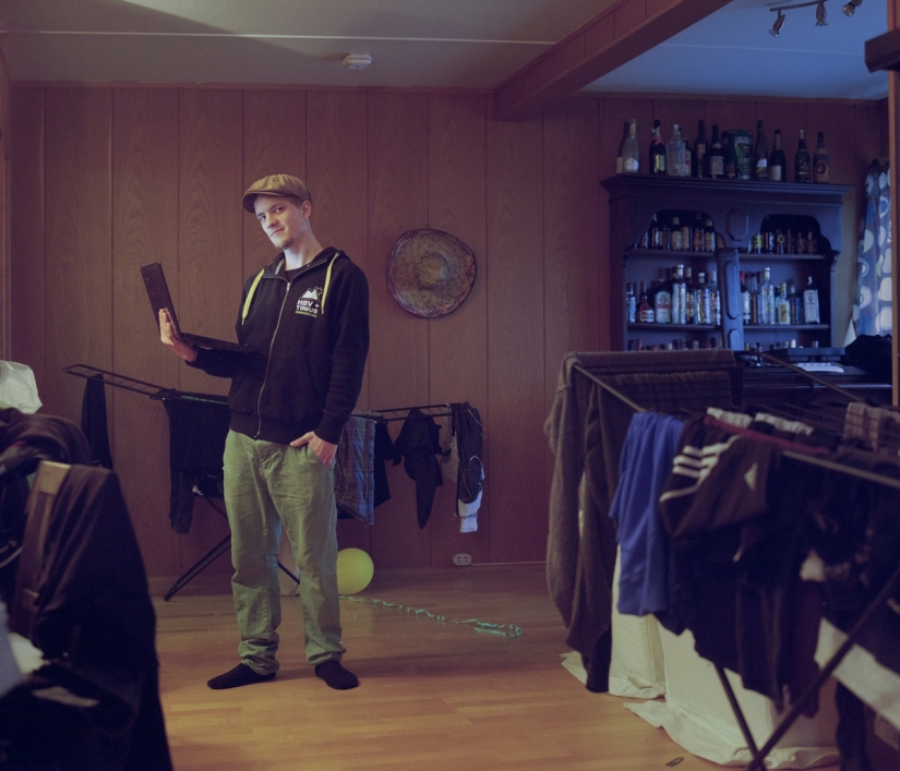 Los peores comentaristas de la Red en el proyecto fotográfico "Guerreros de Internet"