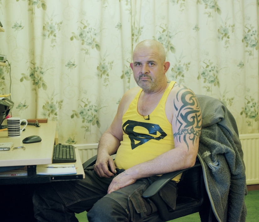 Los peores comentaristas de la Red en el proyecto fotográfico "Guerreros de Internet"