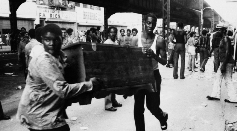 Los problemas no vienen solos: cómo los huracanes y otros desastres traen consigo oleadas de saqueos