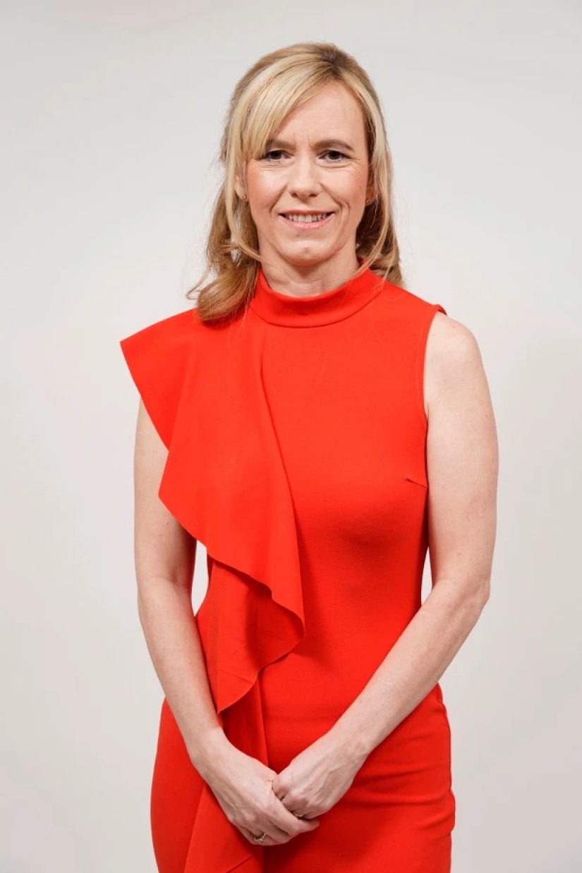 Love on repeat: Does recreating a wedding help save a marriage?