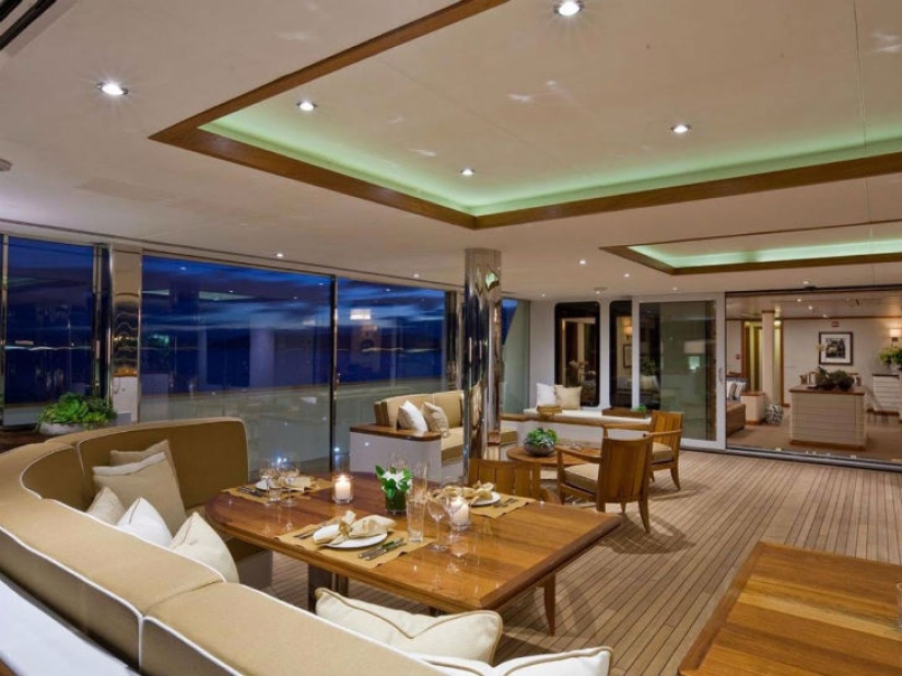 Luxury yachts that can be rented for the winter holidays for a million dollars