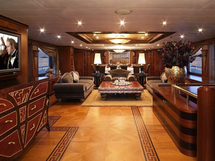Luxury yachts that can be rented for the winter holidays for a million dollars