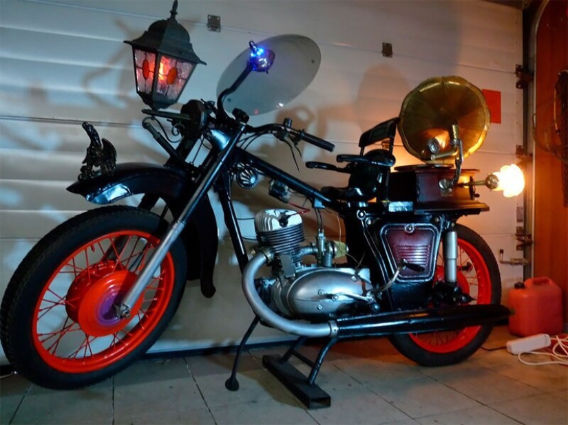 Magic house in Sergievo: dacha on wheels and steampunk museum Magic house in Sergievo: dacha on wheels and steampunk museum