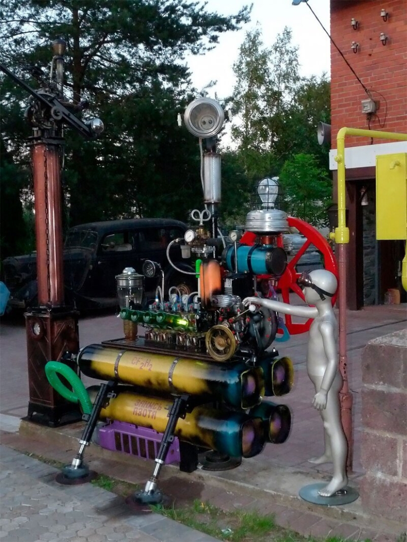 Magic house in Sergievo: dacha on wheels and steampunk museum Magic house in Sergievo: dacha on wheels and steampunk museum