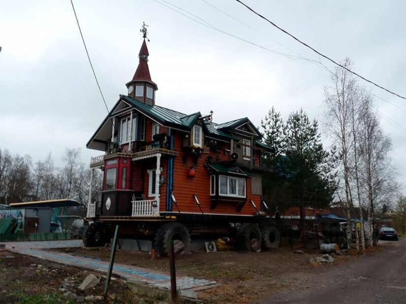 Magic house in Sergievo: dacha on wheels and steampunk museum Magic house in Sergievo: dacha on wheels and steampunk museum