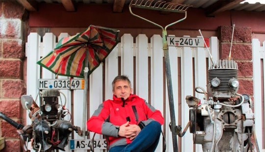 Magic house in Sergievo: dacha on wheels and steampunk museum