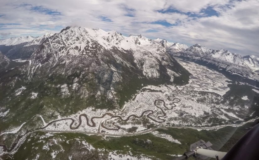 Majestic mountains, seeing which you will begin to pack a backpack Majestic mountains, seeing which you will begin to pack a backpack