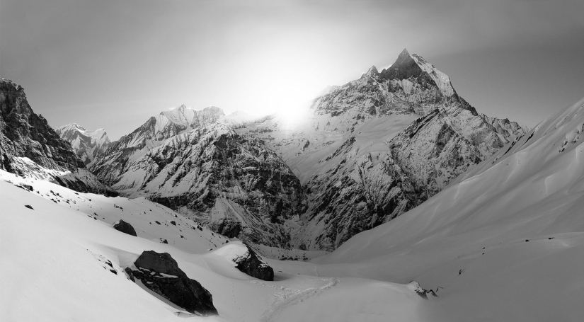 Majestic mountains, seeing which you will begin to pack a backpack Majestic mountains, seeing which you will begin to pack a backpack