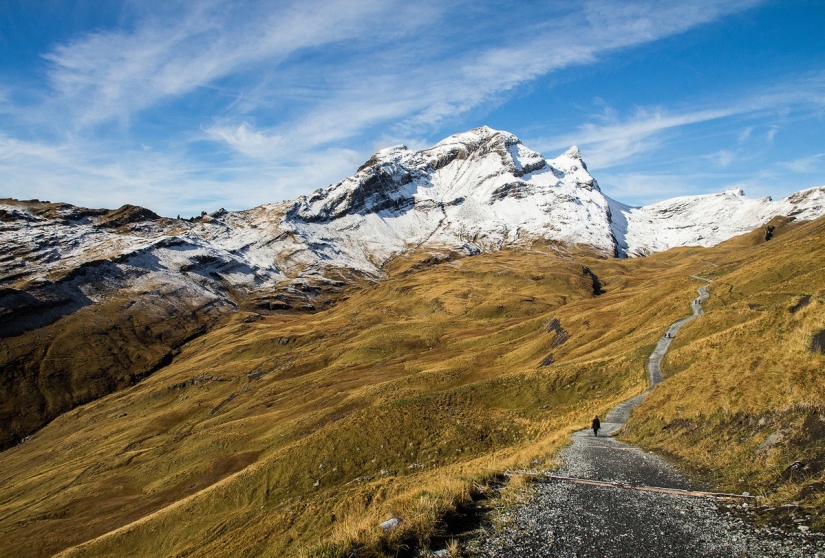 Majestic mountains, seeing which you will begin to pack a backpack Majestic mountains, seeing which you will begin to pack a backpack