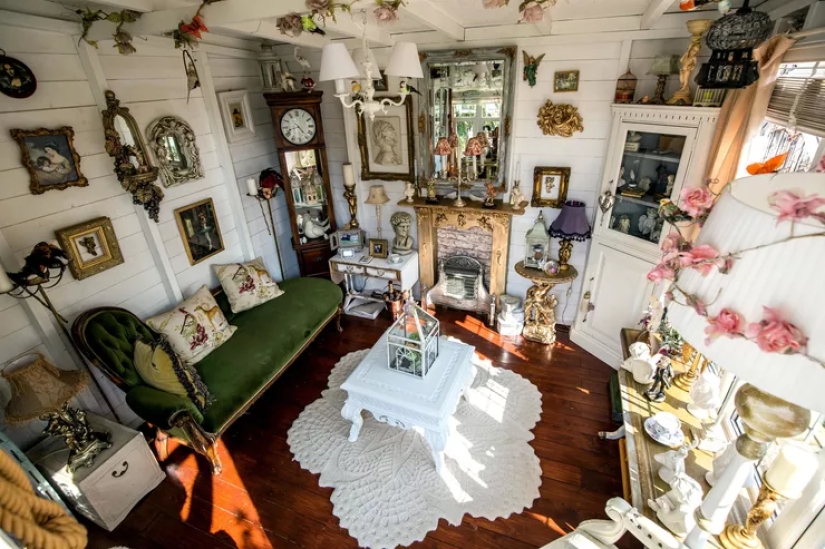 Mamá hizo una micro mansión de un viejo granero para esconderse en ella de su esposo e hijos Mamá hizo una micro mansión de un viejo granero para esconderse en ella de su esposo e hijos