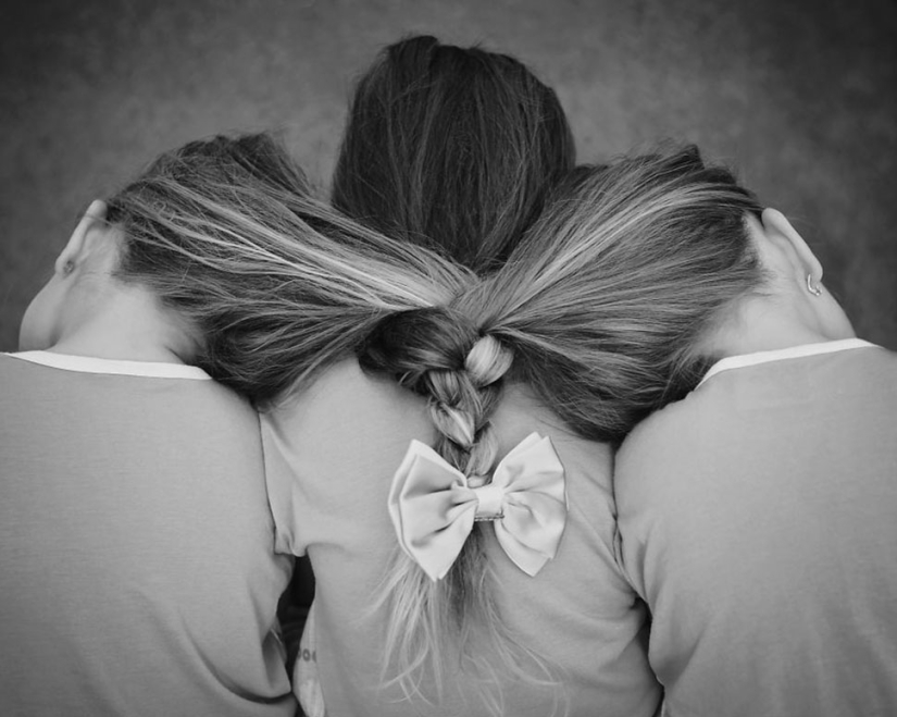 Mamá toma fotos de sus hijas trillizas mientras crecen, y es adorable Mamá toma fotos de sus hijas trillizas mientras crecen, y es adorable