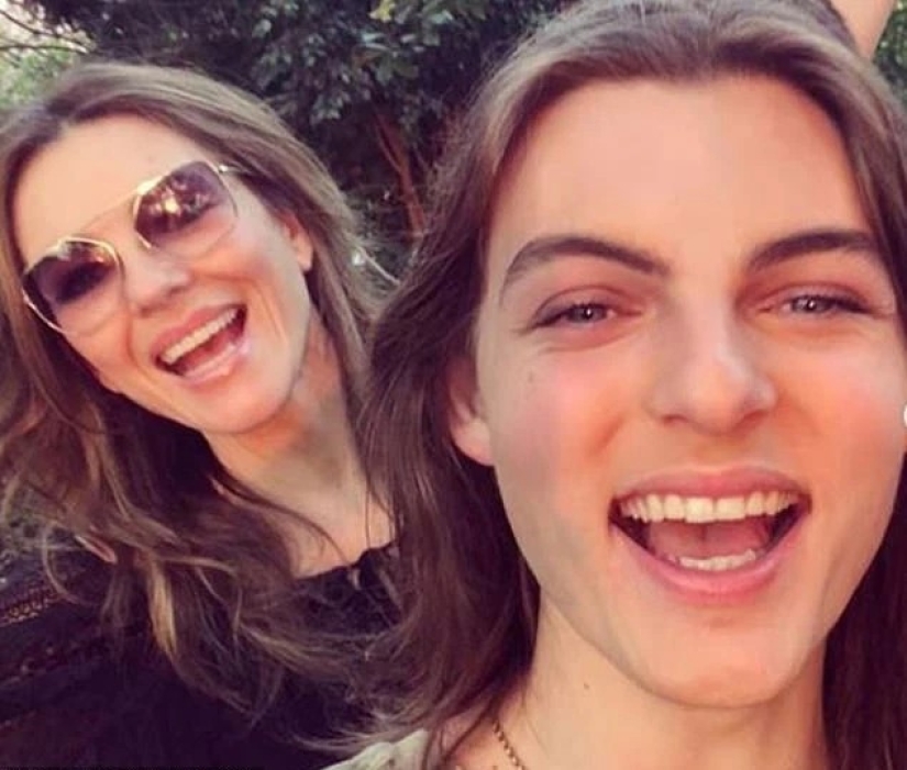 Mama's boy: Damian Hurley looks like his mother in a new photo shoot