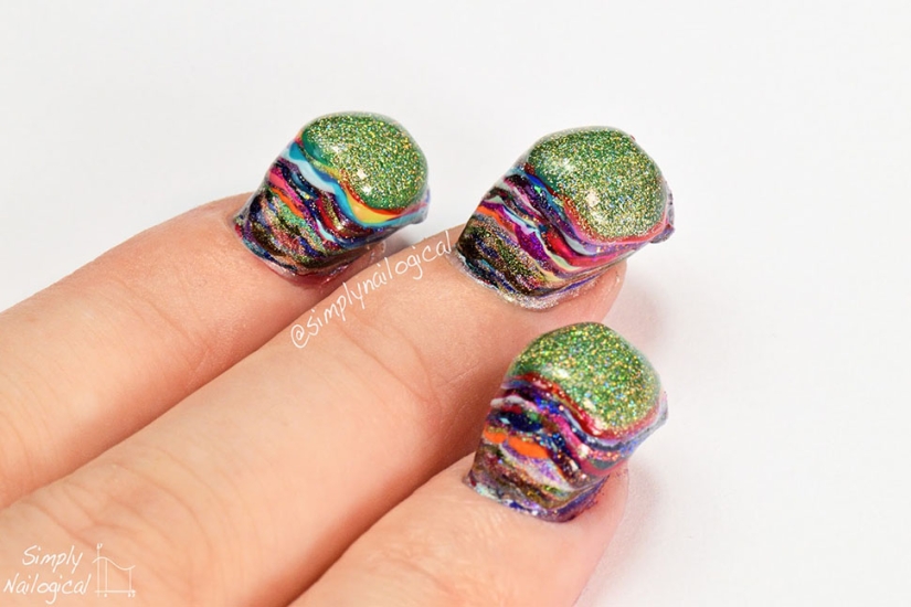 Manicura sin fin: cómo pintarte las uñas con 116 capas de barniz y no volverte loco