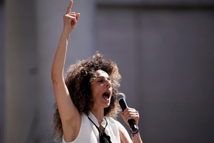 Manifestantes se concentran en todo el mundo por la muerte de Mahsa Amini