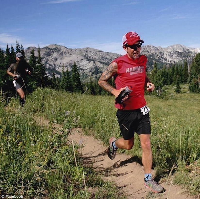 Marathon runner won four races while sitting in the toilet