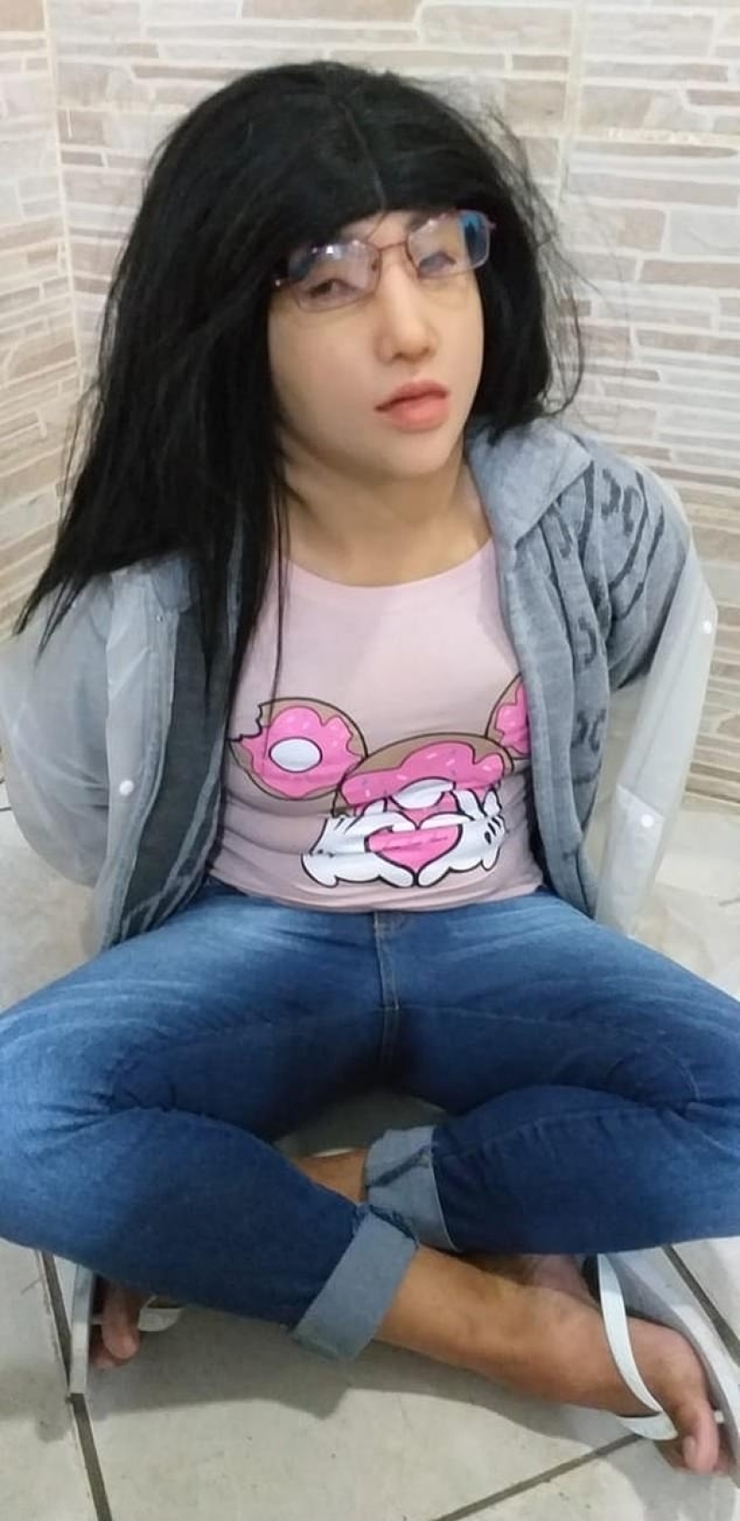 Masks torn off: in Brazil, a drug lord tried to escape from prison by pretending to be his own daughter