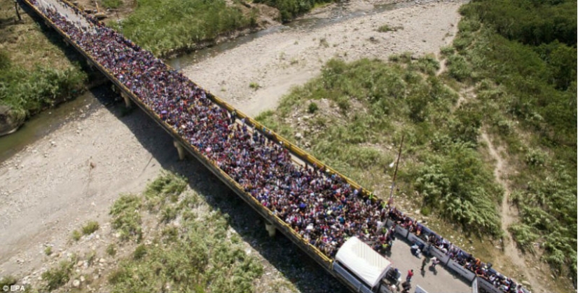 Mass exodus from Venezuela: Thousands of people are fleeing hunger and crime in neighboring Colombia