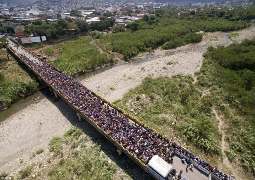 Mass exodus from Venezuela: Thousands of people are fleeing hunger and crime in neighboring Colombia