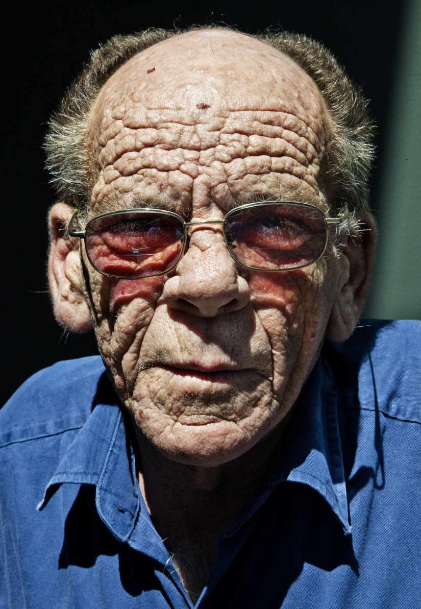 "Me fascina el misterio que esconden los rostros": los expresivos retratos de Billy Plummer "Me fascina el misterio que esconden los rostros": los expresivos retratos de Billy Plummer