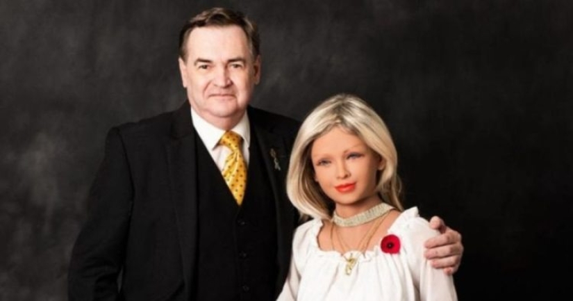 Mi esposa ideal: Una australiana se ha enamorado de una muñeca robot y sueña con casarse con ella