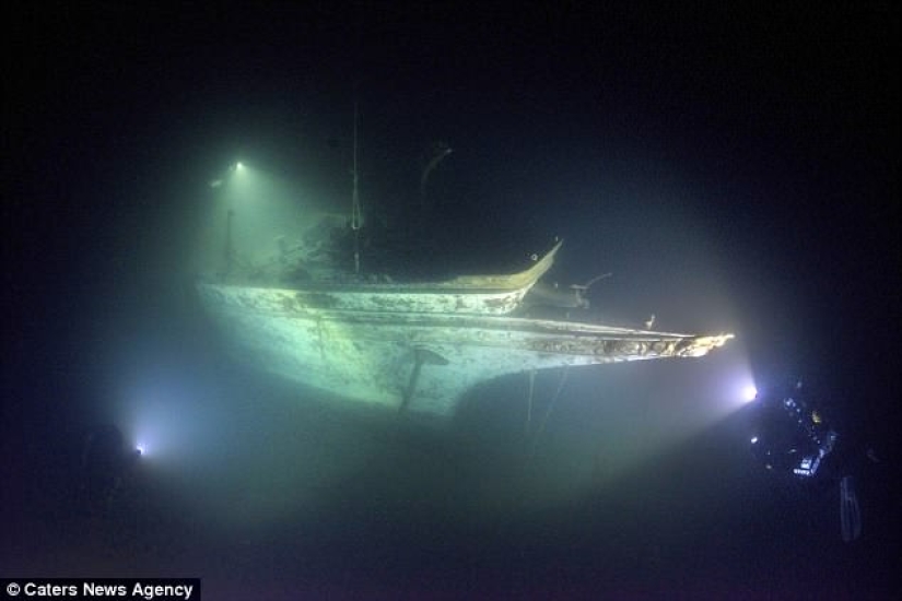 Mini-Titanic: fascinating underwater photos of the ship that sank 107 years ago
