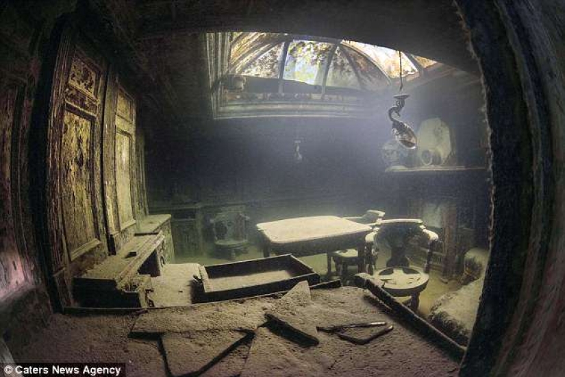 Mini-Titanic: fascinating underwater photos of the ship that sank 107 years ago