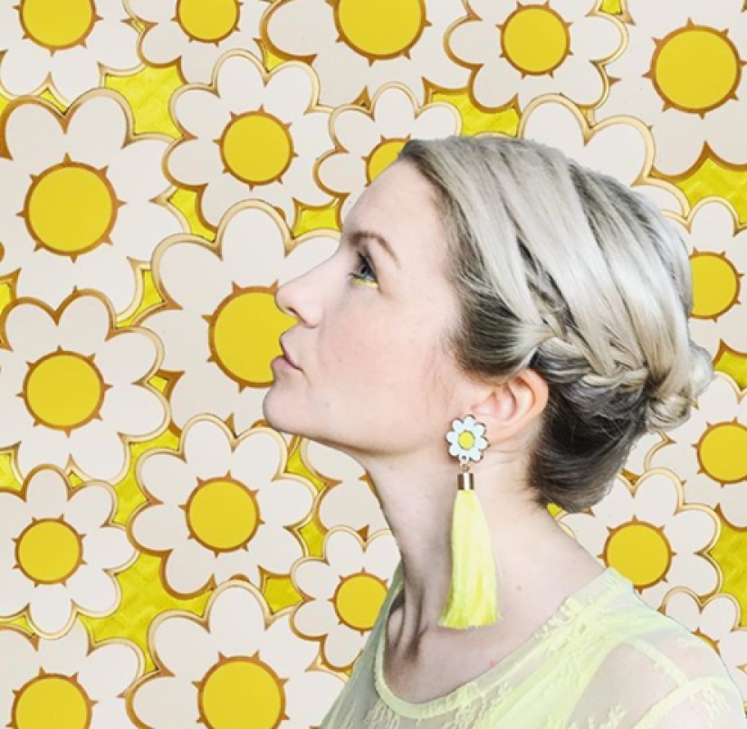 Miss Sunshine: 35-year-old American woman surrounded herself with yellow