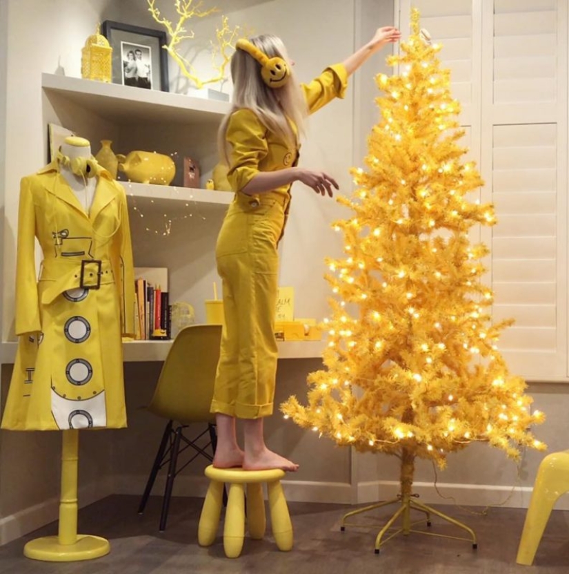 Miss Sunshine: 35-year-old American woman surrounded herself with yellow