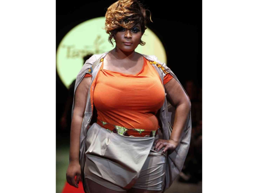 Models weighing from 100 kg. on the catwalks of Paris Models weighing from 100 kg. on the catwalks of Paris