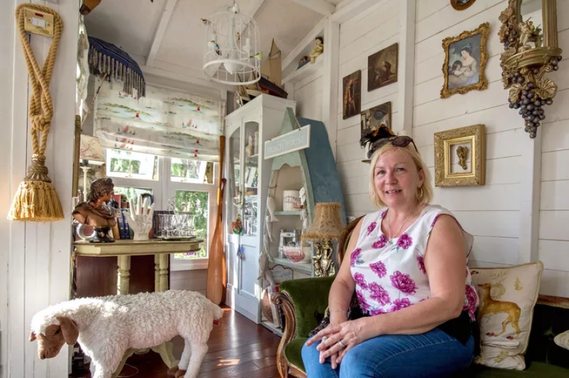 Mom made a micro-mansion out of an old barn to hide in it from her husband and children Mom made a micro-mansion out of an old barn to hide in it from her husband and children