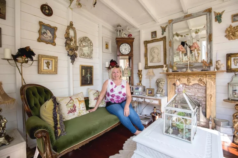Mom made a micro-mansion out of an old barn to hide in it from her husband and children Mom made a micro-mansion out of an old barn to hide in it from her husband and children