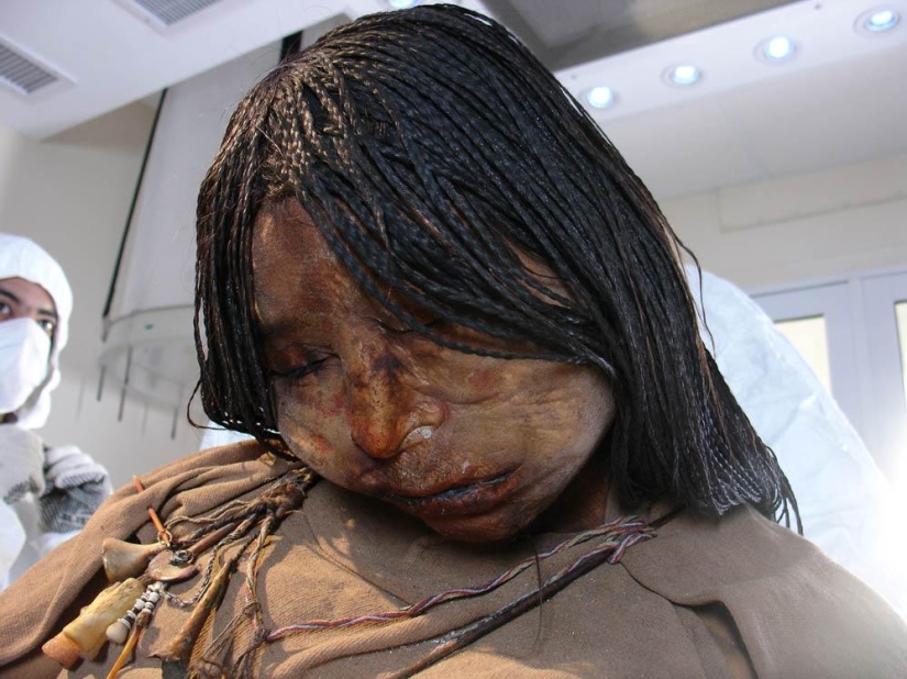 Momias incas de niños y mujeres sacrificados
