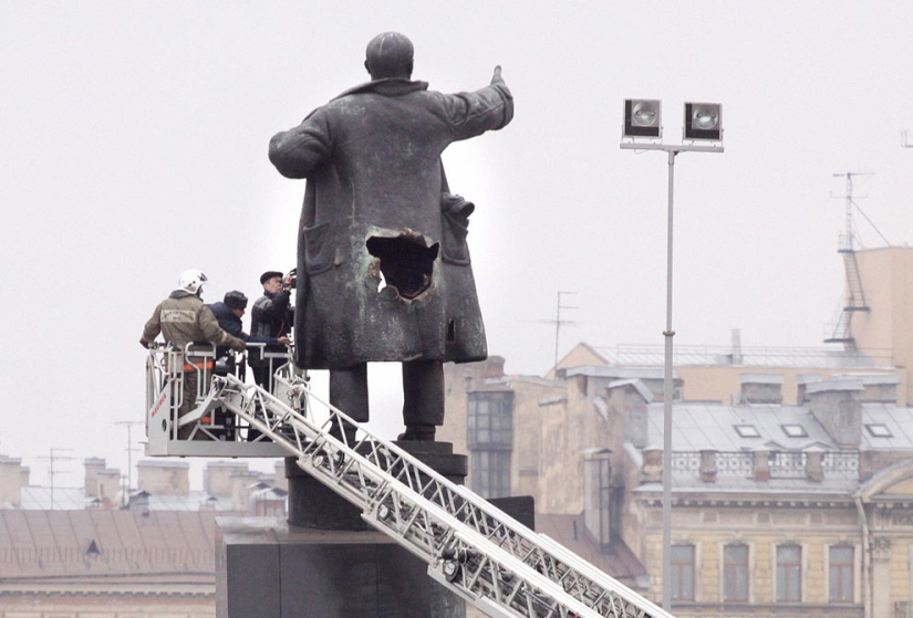 Monumentos a Vladimir Lenin en todo el mundo