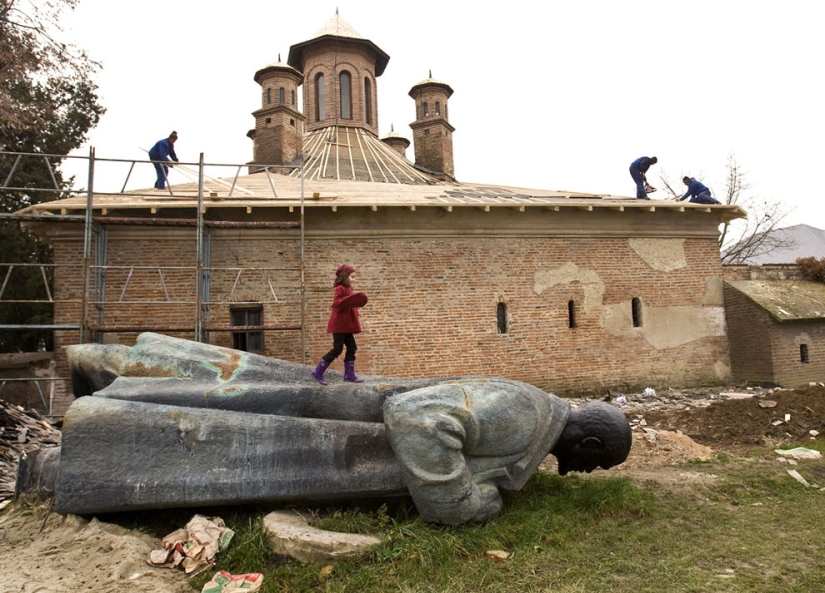 Monumentos a Vladimir Lenin en todo el mundo