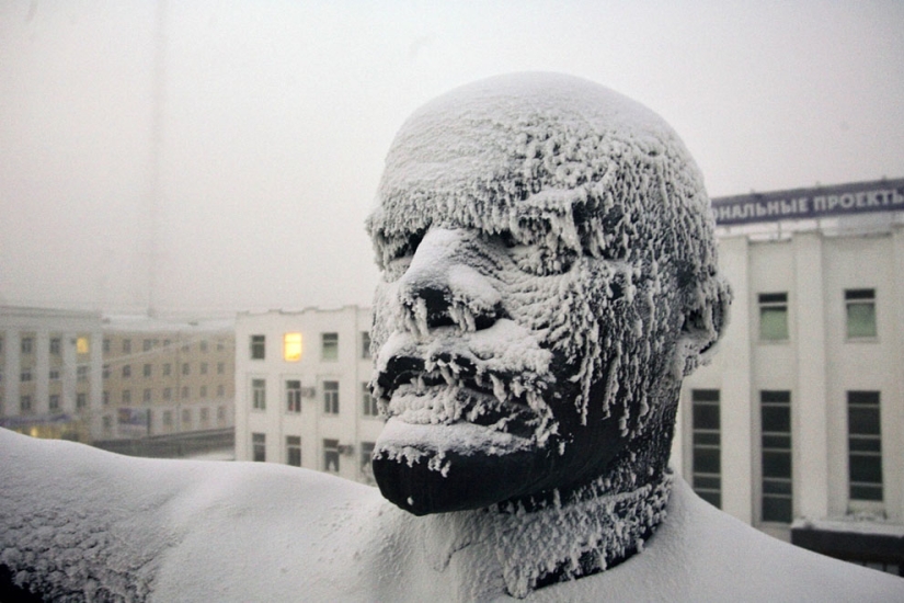 Monumentos a Vladimir Lenin en todo el mundo