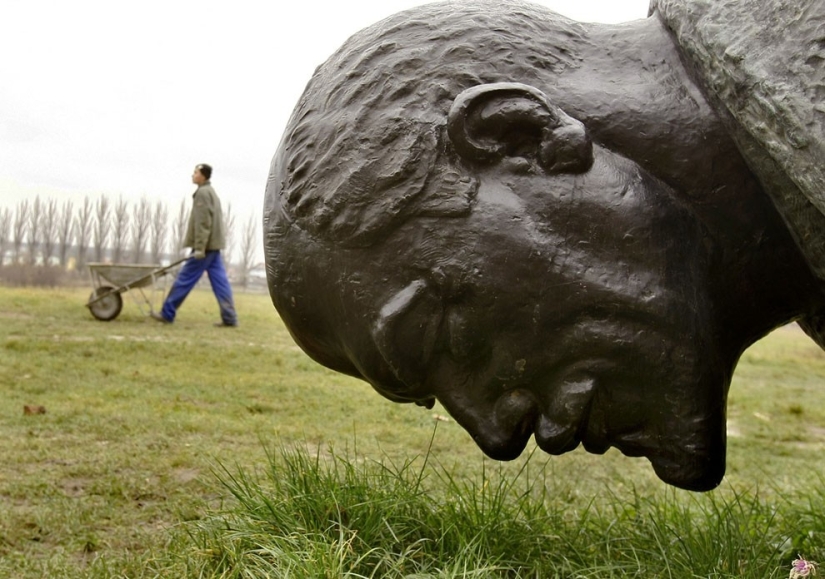 Monumentos a Vladimir Lenin en todo el mundo