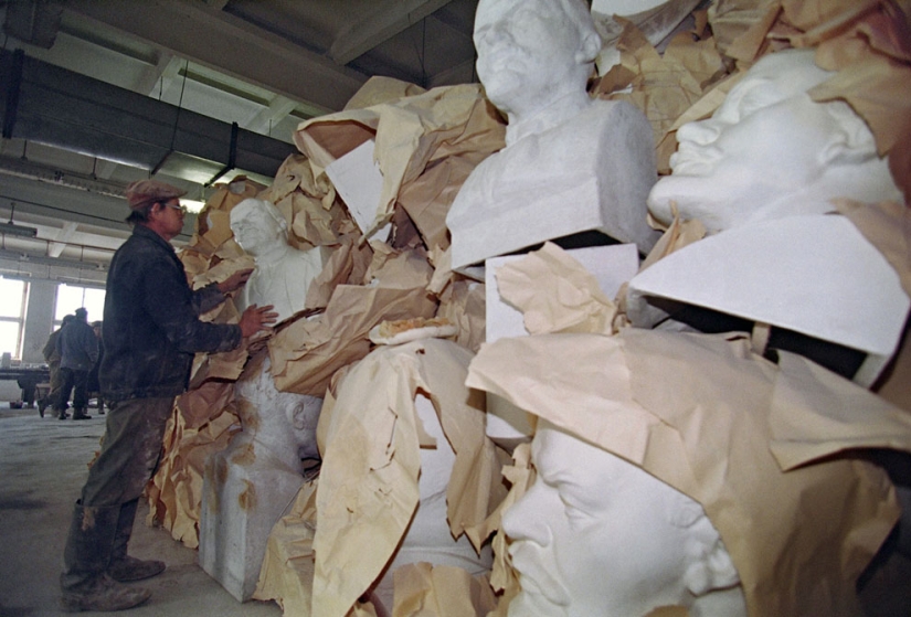 Monumentos a Vladimir Lenin en todo el mundo