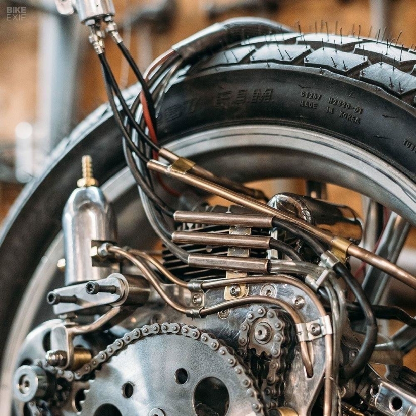 Motocicleta increíblemente hermosa: réplica del Killinger und Freund alemán en estilo Art Déco Motocicleta increíblemente hermosa: réplica del Killinger und Freund alemán en estilo Art Déco