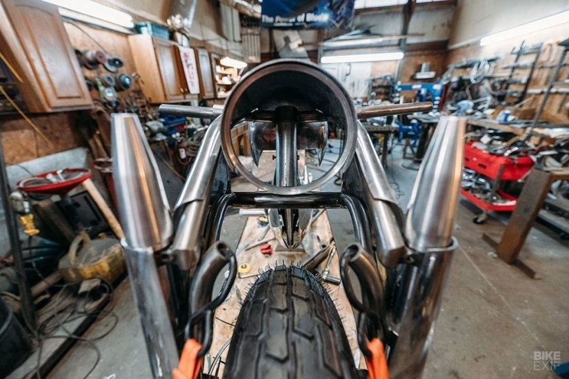Motocicleta increíblemente hermosa: réplica del Killinger und Freund alemán en estilo Art Déco Motocicleta increíblemente hermosa: réplica del Killinger und Freund alemán en estilo Art Déco