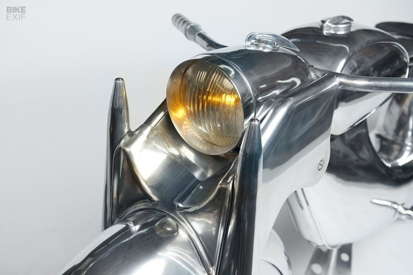 Motocicleta increíblemente hermosa: réplica del Killinger und Freund alemán en estilo Art Déco Motocicleta increíblemente hermosa: réplica del Killinger und Freund alemán en estilo Art Déco