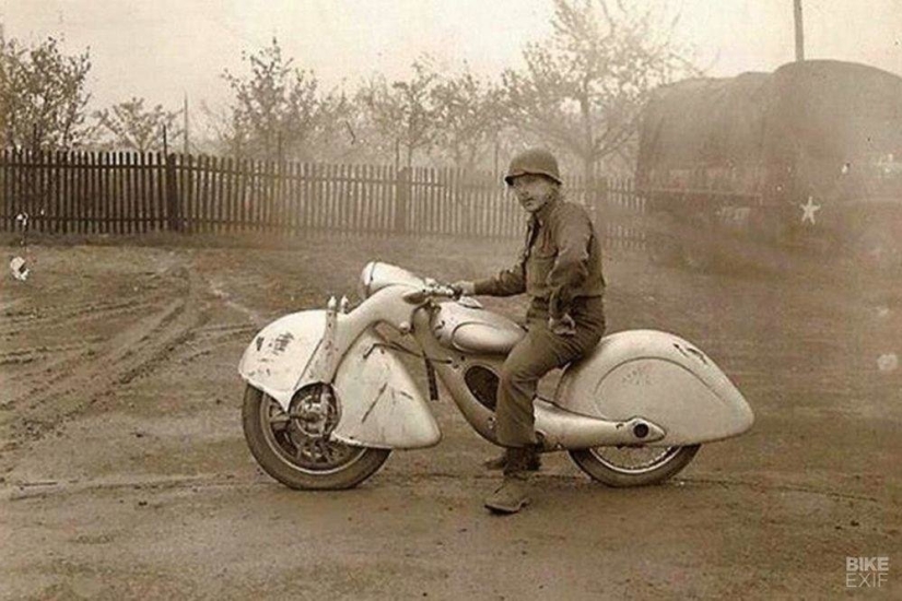 Motocicleta increíblemente hermosa: réplica del Killinger und Freund alemán en estilo Art Déco Motocicleta increíblemente hermosa: réplica del Killinger und Freund alemán en estilo Art Déco