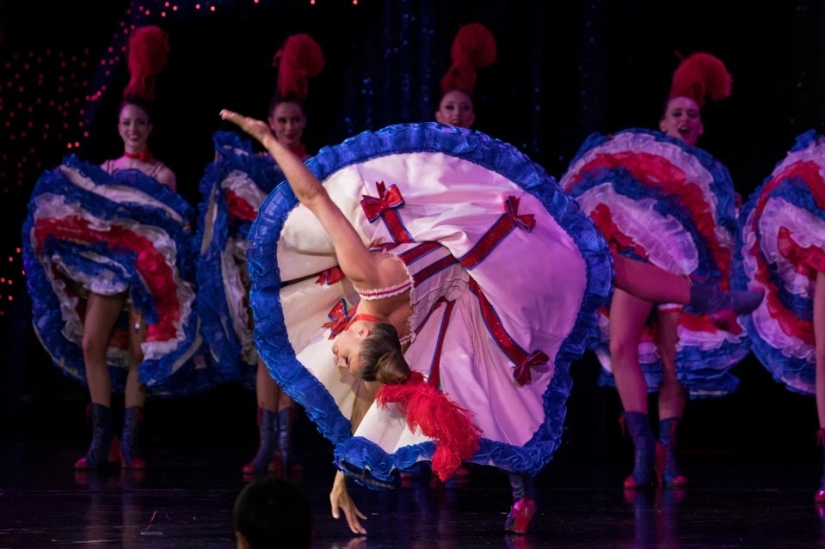 Moulin Rouge cumple 130 años: 20 fotos detrás de escena del icónico cabaret de París