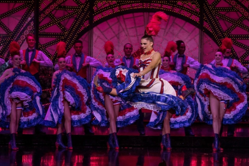 Moulin Rouge turns 130 years old: 20 photos behind the scenes of the iconic Paris cabaret