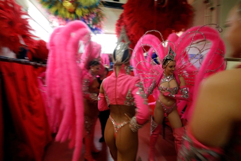 Moulin Rouge turns 130 years old: 20 photos behind the scenes of the iconic Paris cabaret
