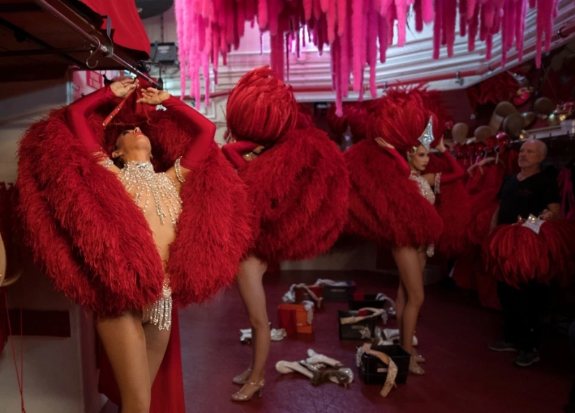 Moulin Rouge turns 130 years old: 20 photos behind the scenes of the iconic Paris cabaret