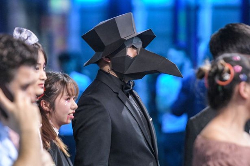 Mountains of garbage, drunken party-goers and a sea of alcohol: the disgusting consequences of Halloween in Britain