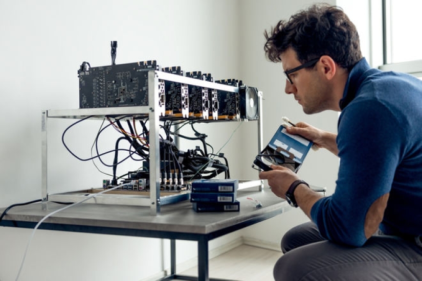Muévete, piensa y hazte rico: Microsoft ha ideado una forma inusual de minar criptomonedas