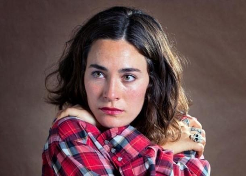 Mujeres con la ropa de sus ex: un proyecto fotográfico inusual de Carla Richmond