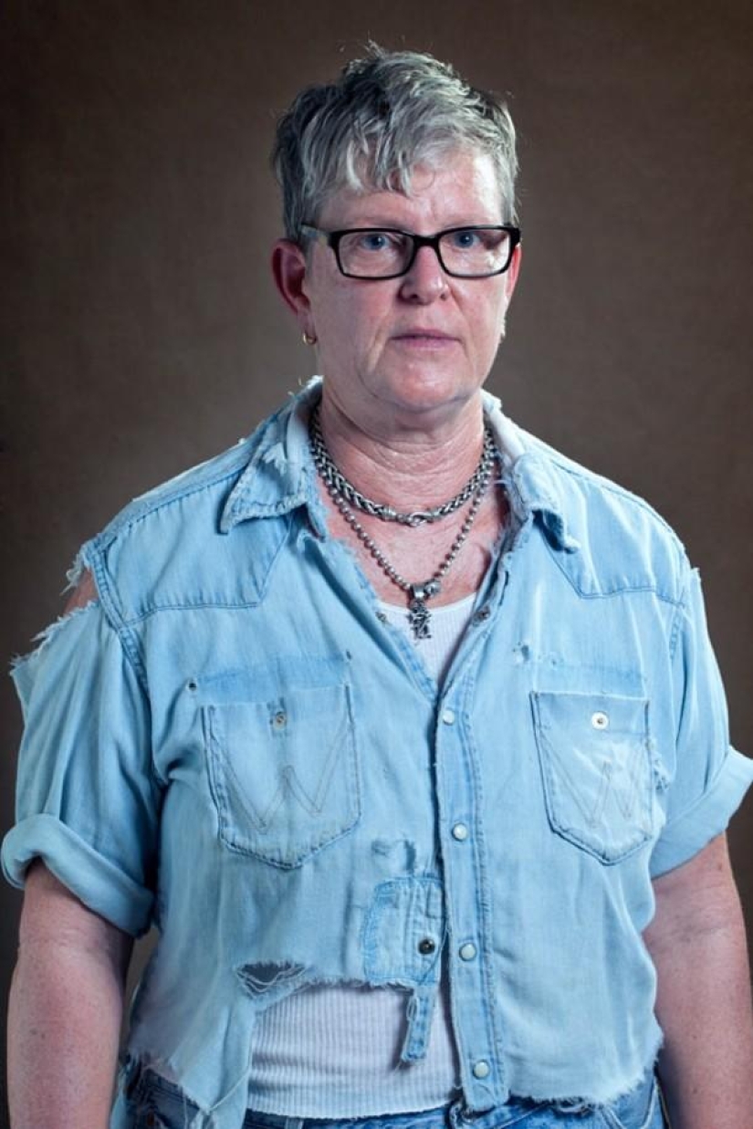 Mujeres con la ropa de sus ex: un proyecto fotográfico inusual de Carla Richmond